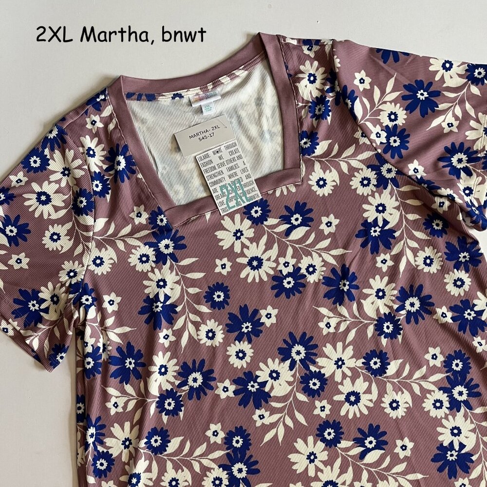 NWOT Women’s 2XL Lularoe Martha Square Neck Shirt